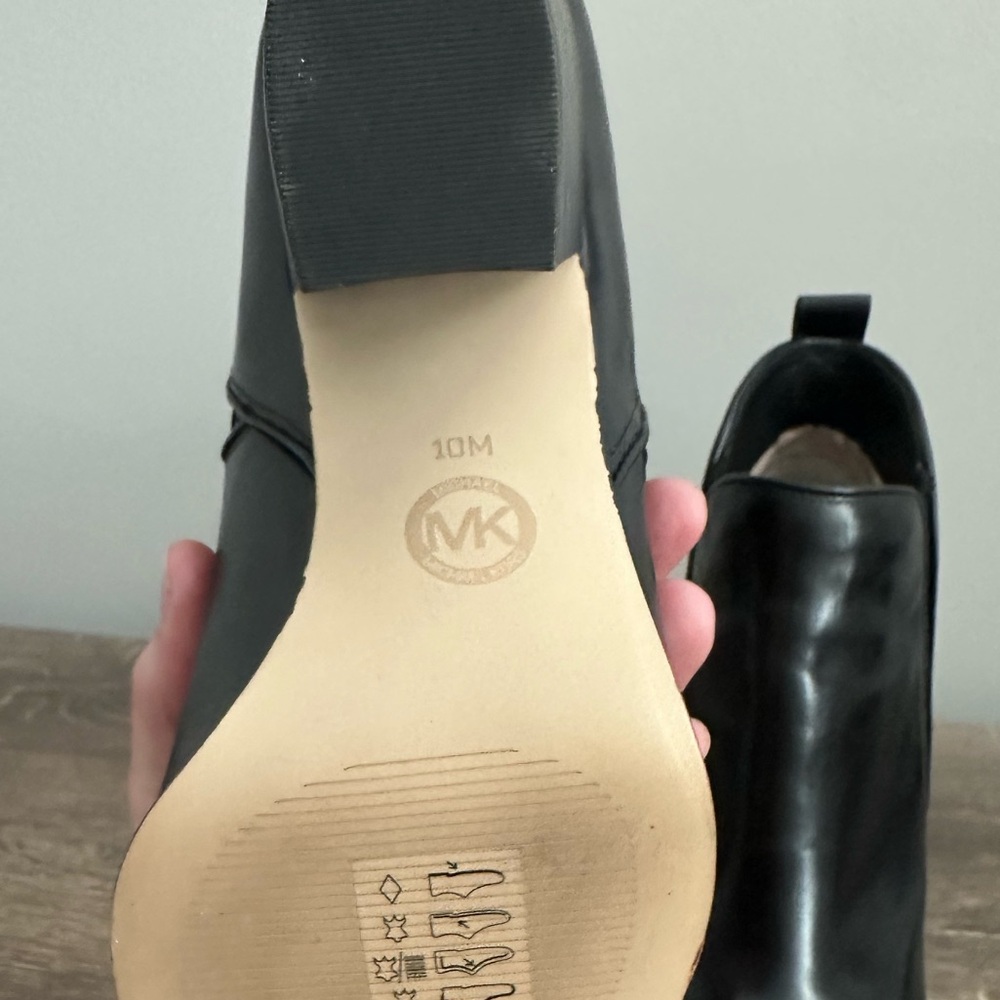 Michael Kors Brandy Black Bootie - Picture 3 of 8